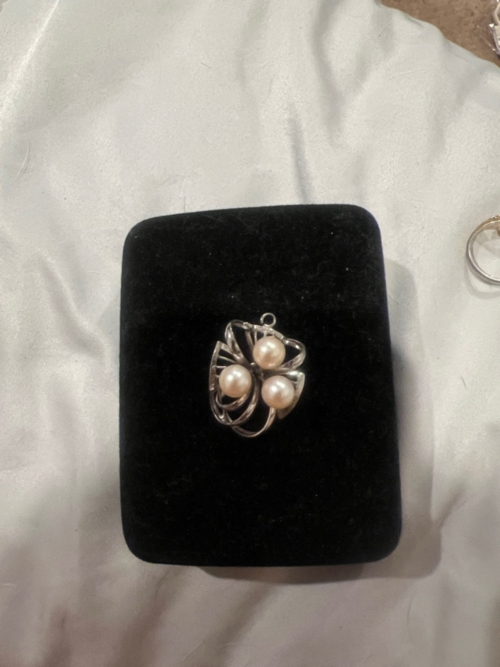 Vintage Silver Pearl Cluster Pendant - Elegant Women’s Jewelry